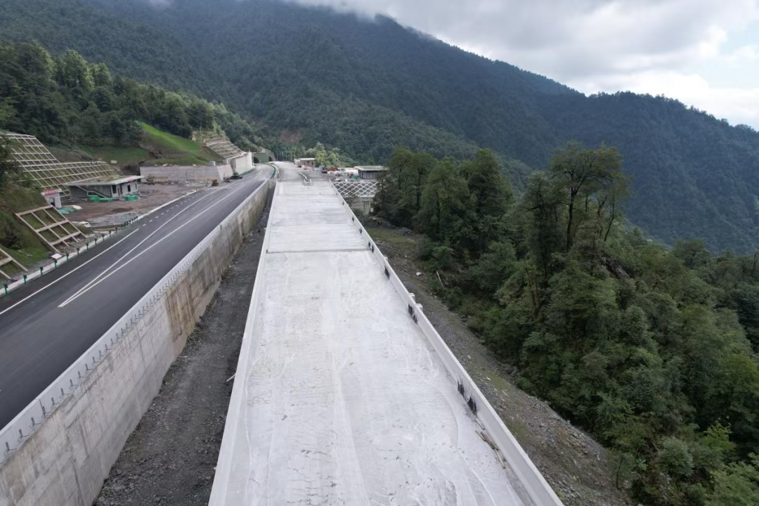 媒体关注 | 这条高速安了 “地暖”，向积雪暗冰say no