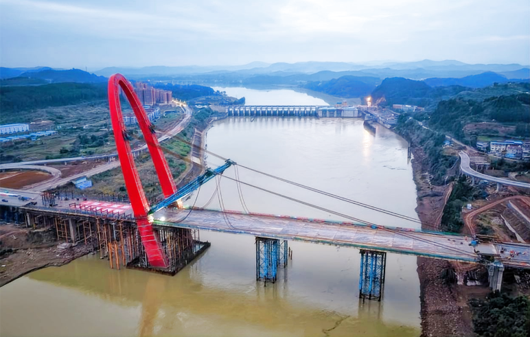 媒体关注丨嘉陵江上的钢铁巨人完成“华丽转身” 刷新世界纪录！